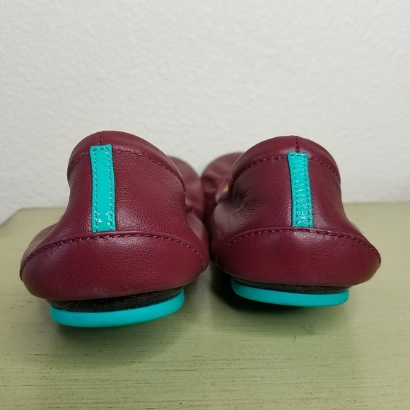 Tieks Burgundy Ballet Flats w/Accessories - Picture 9 of 11